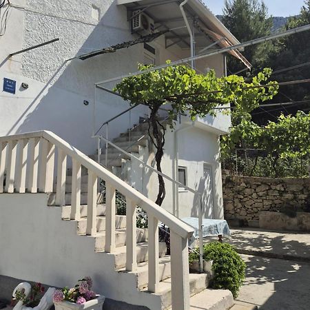 Lovely Apartment Omiš Exterior foto
